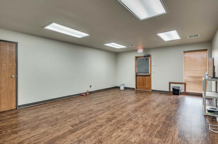 Mid-Moore Plaza office for lease, Moore, OK