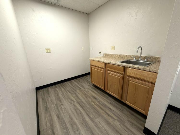 2919-2927 NW 122nd St office space for lease, Oklahoma City, Ok