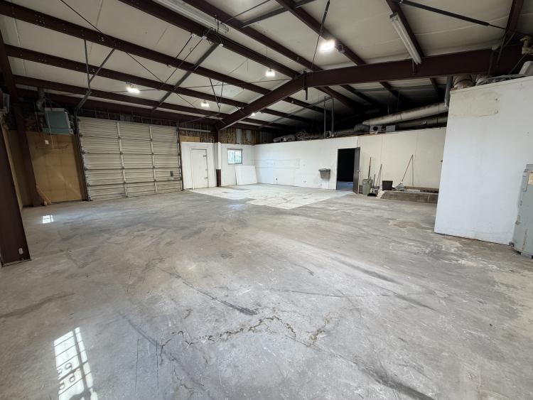 16 NW 65th St  |  Office / Warehouse  |  Oklahoma City, OK