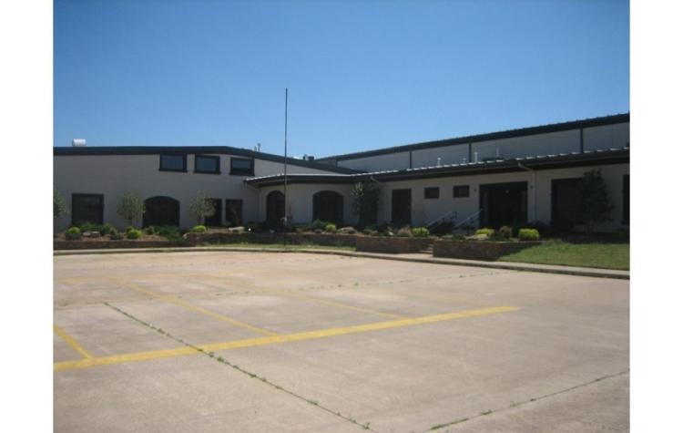 306 W Juneau St Industrial property for lease Purcell, OK