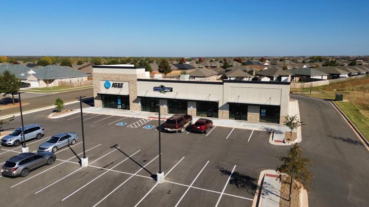 Colony Pointe Strip center - retail space for lease Piedmont, Ok