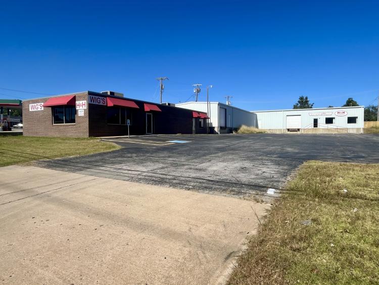 4429 NW 10th St - Flex Retail and Industrial space For lease Oklahoma City, OK