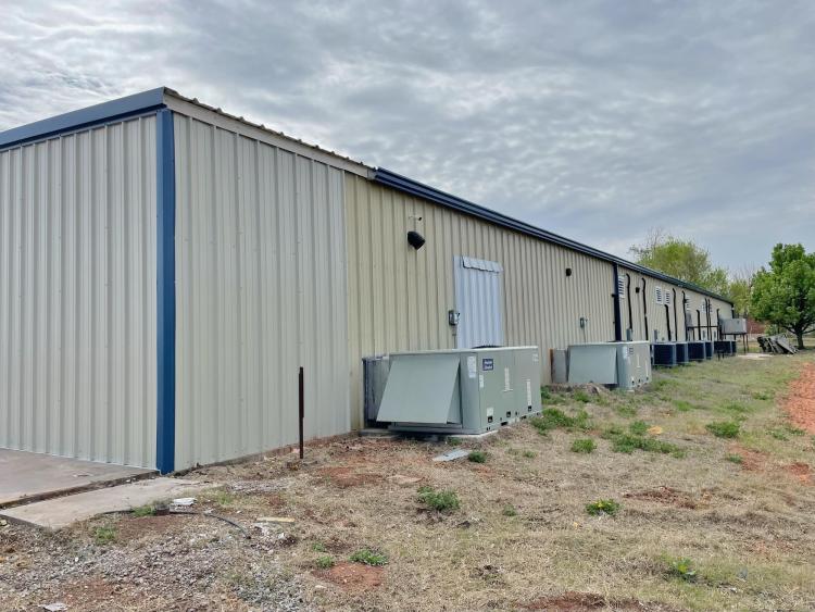 5909 Aero Dr industrial building, Tuttle, Ok For Sale
