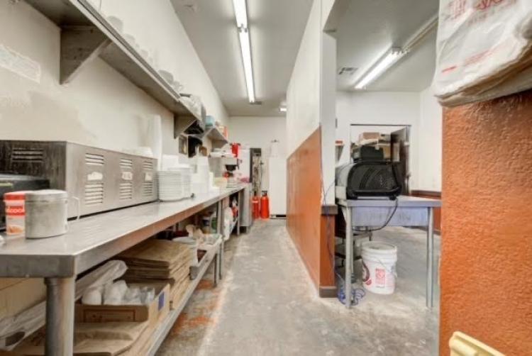 318 Edmond Rd NE Piedmont, OK restaurant building for sale fully equipped