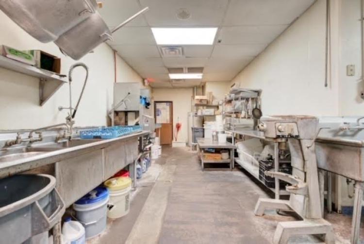 318 Edmond Rd NE Piedmont, OK restaurant building for sale fully equipped