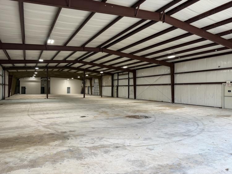 Newly Renovated Warehouse W/Yard SE 29th Oklahoma City, Ok