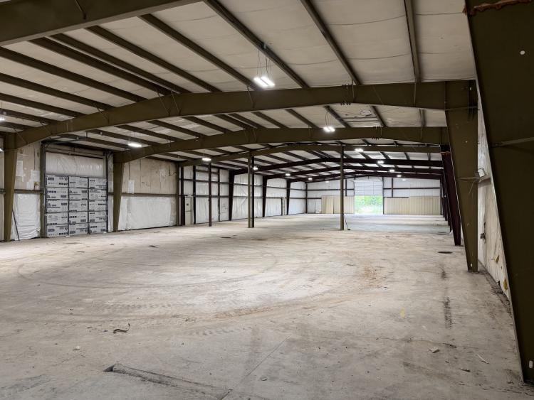 Newly Renovated Warehouse W/Yard SE 29th Oklahoma City, Ok